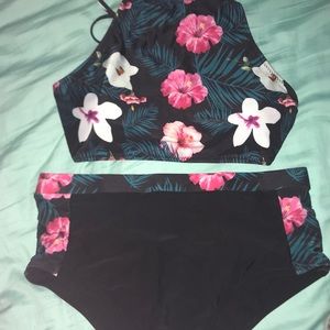 High waisted floral bikini.